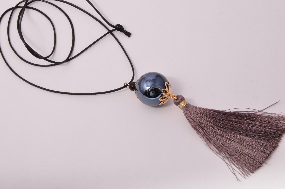 chwost,kula ceramiczna,biżuteria,wisiorek,