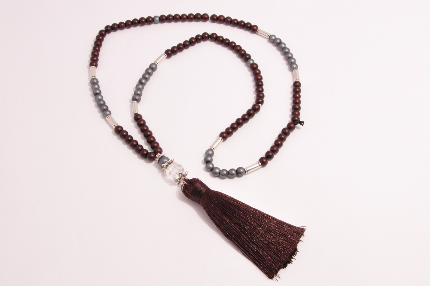 chwost,brown,korale,wisiorek,