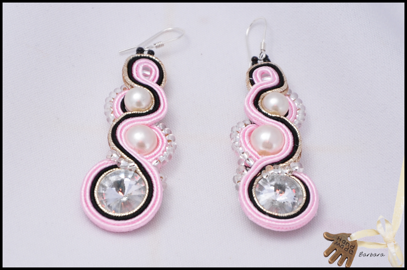 ja, soutache, sutasz, piękna biżuteria sutasz, różowa, różowe kolczyki, kolczyki z perłami, kolczyki, perły,