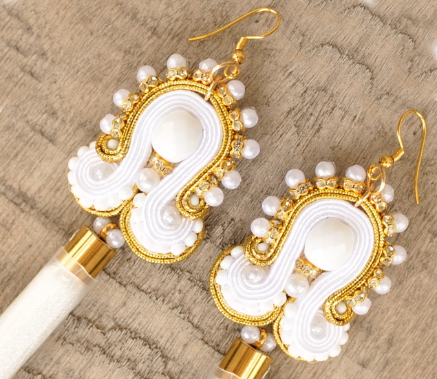 kolczyki ślubne,biało-złote kolczyki,ślubne sutasz,biżuteria ślubna,ślubna biało-łota,