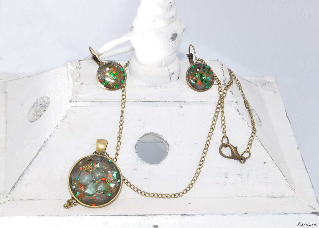 Resin gives irregular shapes but they are not sharp.