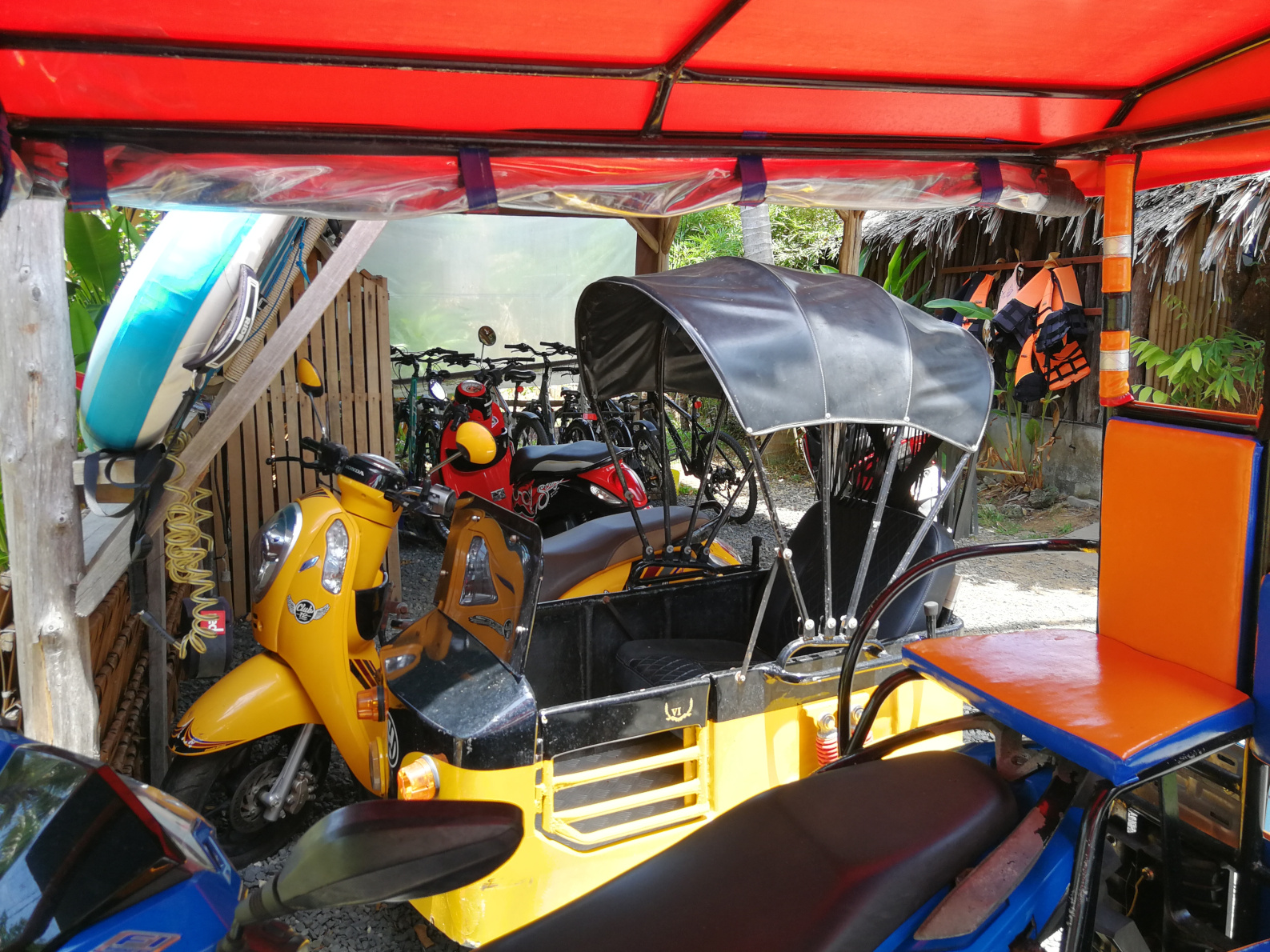 Thailand,Koh Yao Noi,skutery,tuk-tuki