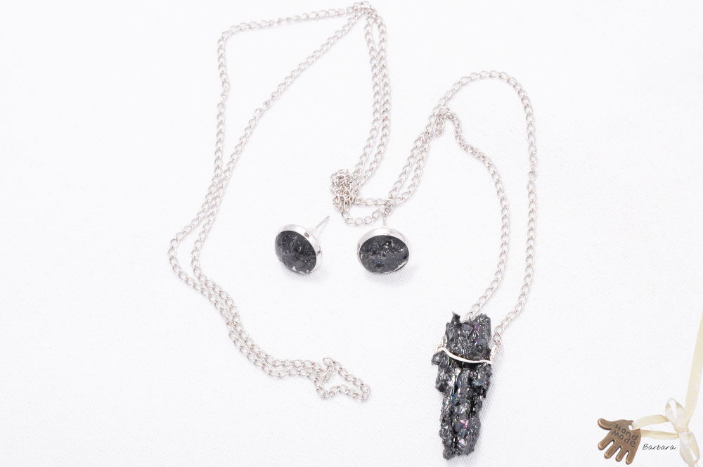 volcano stone, lawa wulkaniczna, kamień wulkaniczny, wulka, lawa, jewellery, stone, pendant, silver colour, earrings, volcano earrings, resin, żywica epoksydowa, utwardzacz do żywicy,
