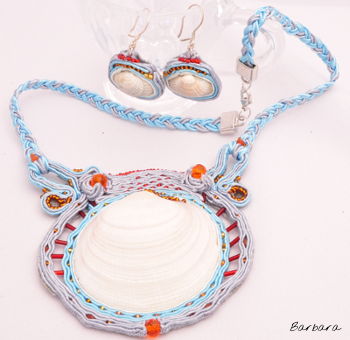 muszelka, morska, nadmorska, marynarski, klimat, morski, karneol, wisiorek, biżuteria, naszyjnik, kolczyki, sutasz, soutache,